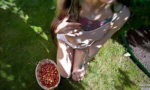 Hot Blowjob in the Summer Joint From Mad Maura - Nigonika Exhausted Blowjob 2024.