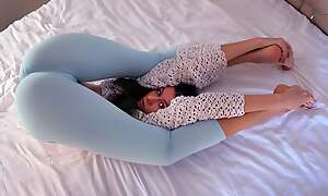 4K Bed Wet Yoga in leggings! Sexy stretching