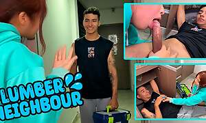 My young neighbor plumber unclogs my pipes - Thiago Lopez & Celeste Alba