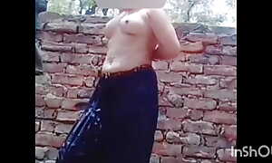 Bathroom MMS hot desi girl changing will not hear of clothes after bathing