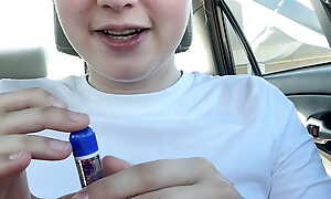 Good breeding How to Sneeze with Powder: Sternutate Only
