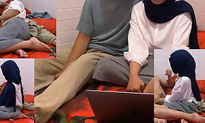 Hijab Girl College Handjob Dick Dimension Doing College Election There Her Friend