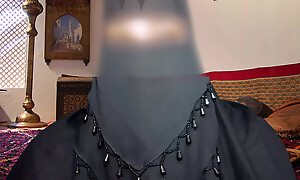 Bangladeshi girl debilitating burqa comes to Saudi Arabia and gets fucked at dwelling-place for money