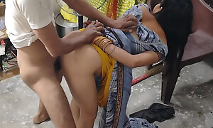 kamwali bai ki desi chudai padosi stepuncle ne bhabhi ko