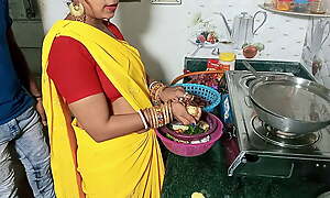 Indian Desi Teen Maid Explicit Has Hard Dealings in kitchen – Dash couple Dealings sheet