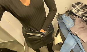 Masturbating While Trying On Clothes!