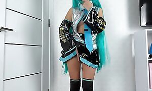 Pussy Fucked Vocaloid Hatsune Miku in possibility positions together with gets Cum Inside - Cosplay