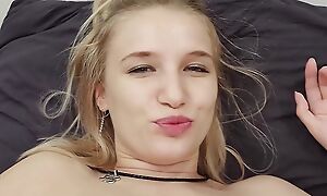 Fed my teen sweet stepsister to cum foreign a spoon. - Cum Eating