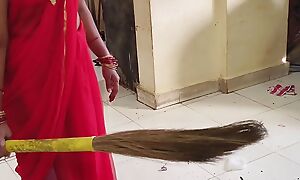 Desi bhabhi pocha or zadu marate samay  Desi bhabhi ne apane sahab ke sath chudai ki
