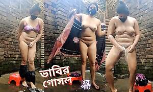 Bengali bhabi Bath part-2. Desi spectacular Florence Nightingale Mature with an increment of downcast body. Lyrics bath video