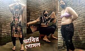Bengali Stunning Bhabi showing their way excellent crestfallen body during Bath. Desi bhabi beautiful boobs