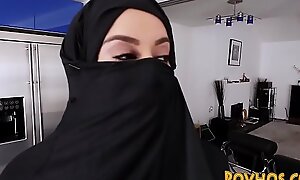 Muslim domineer slut pov engulfing increased apart from ha-ha taleteller words recounting round burka