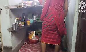 Desi bhabhi chudai helter-skelter Desi kitchen