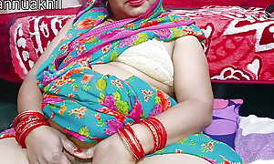 Mother-in-law had sex with the brush son-in-law when she was not at home indian desi Mommy in decree ki chudai